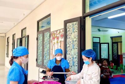 Quy trình nấu và chia ăn cho trẻ tại trường Mầm Non Ninh Hòa