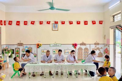 Khám sức khỏe cho trẻ đầu năm học 2025-2026