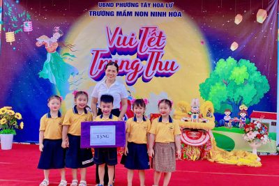 Các bé trường Mầm non Ninh Hòa vui tết Trung thu